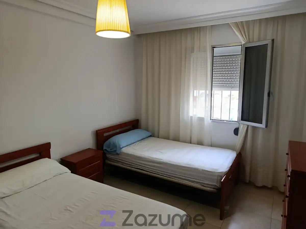 Dormitori de Apartament de lloguer en  Sevilla Capital amb Terrassa