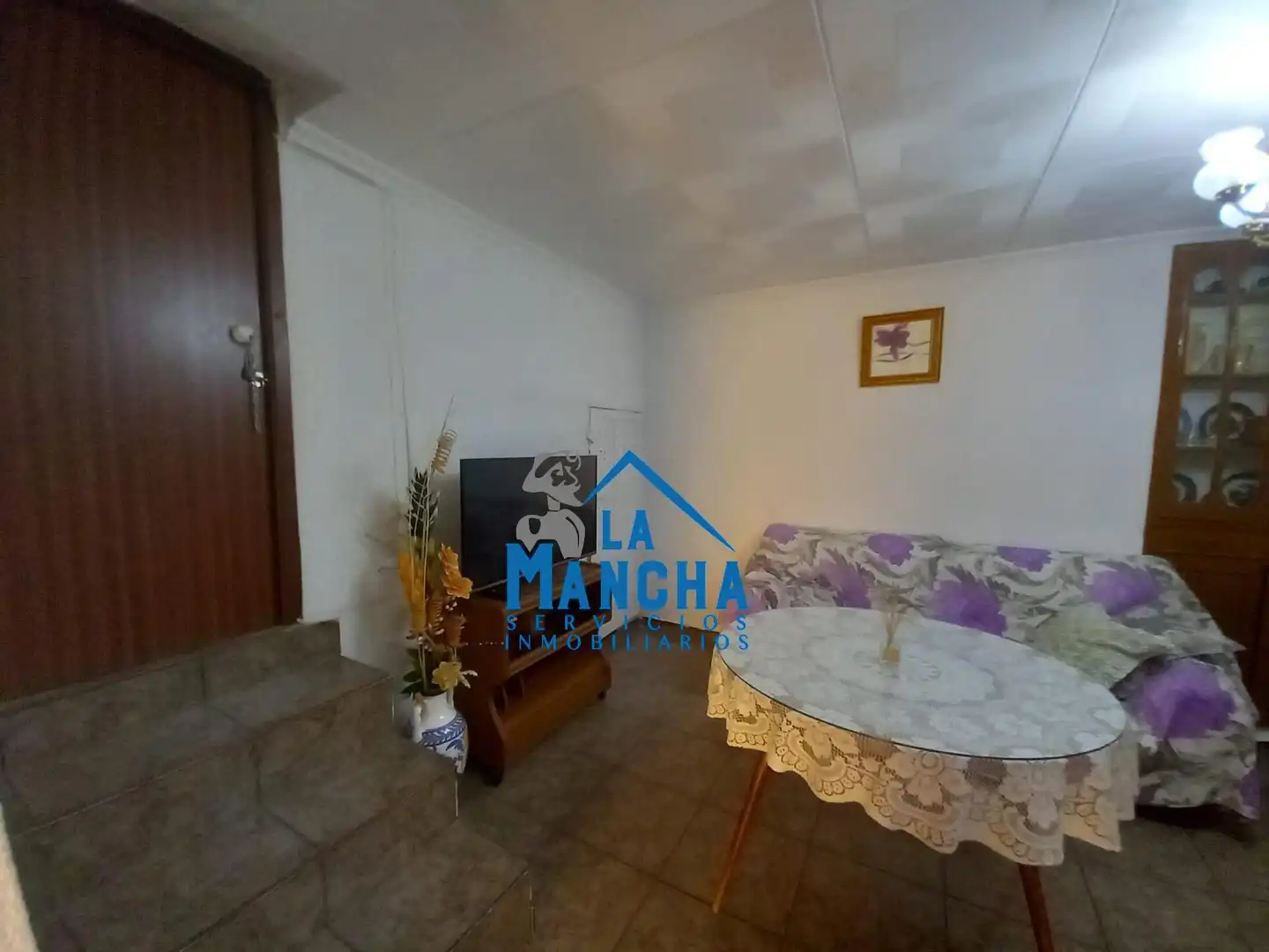 Sala d'estar de Finca rústica en venda en Casas de Juan Núñez amb Moblat i Balcó