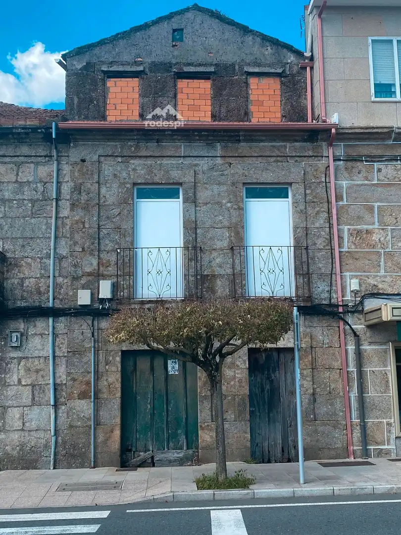 Vista exterior de Casa adosada en venda en A Cañiza   amb Traster