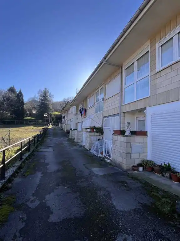 Vista exterior de Dúplex en venta en Bárcena de Pie de Concha con Calefacción, Trastero y Amueblado