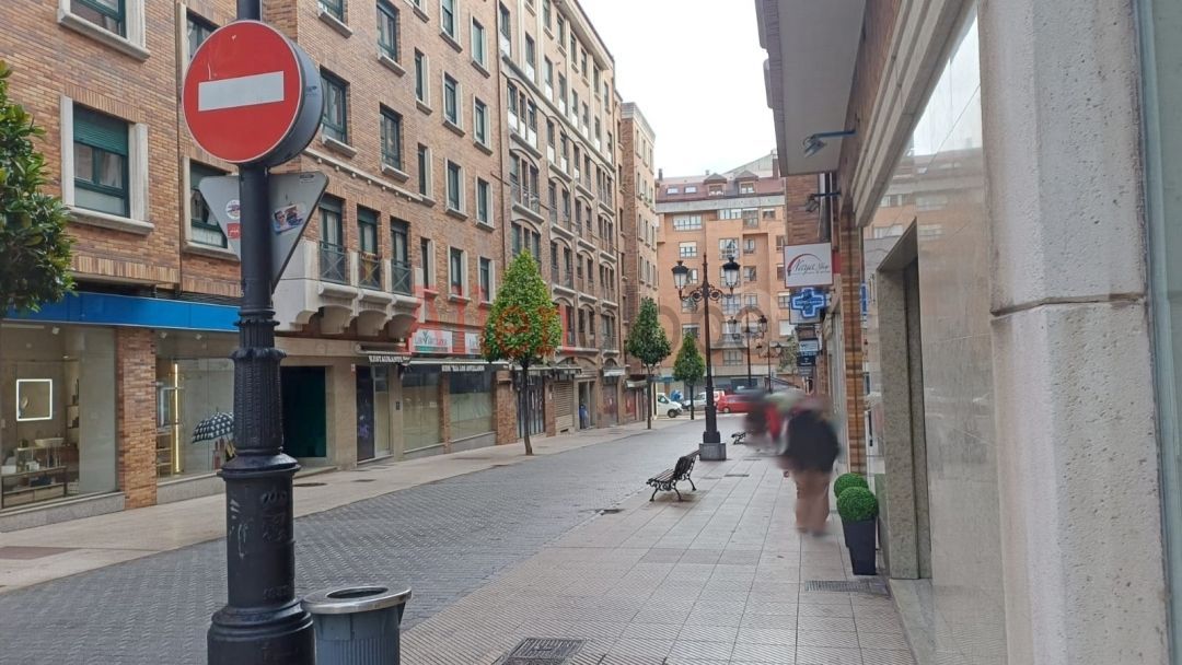Vista exterior de Pis en venda en Oviedo  amb Calefacció, Terrassa i Traster