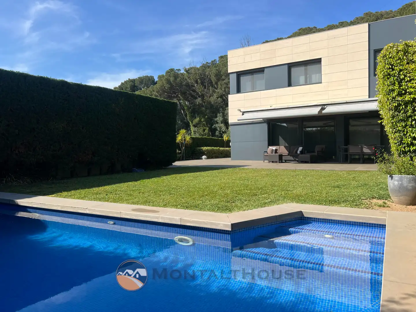 Vista exterior de Casa o chalet en venta en Sant Andreu de Llavaneres con Aire acondicionado, Calefacción y Jardín privado