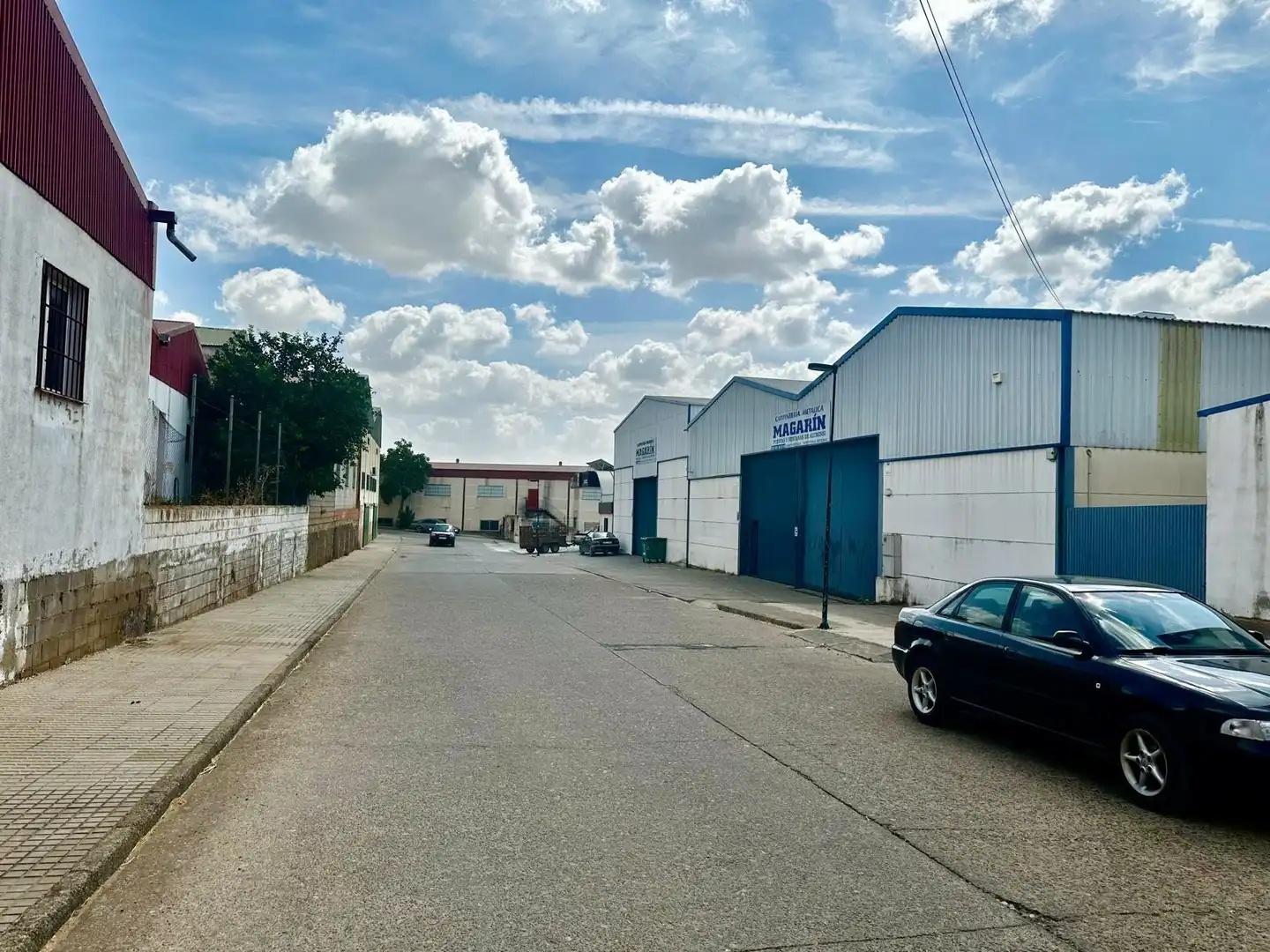 Außenansicht von Fabrikhallen zur Miete in Fuente Obejuna