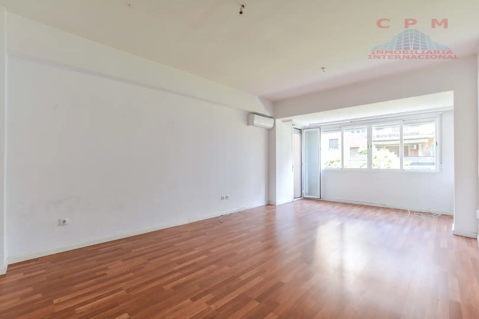 Wohnzimmer von Wohnung zur Miete in Madrid mit Klimaanlage, Terrasse und Ofen