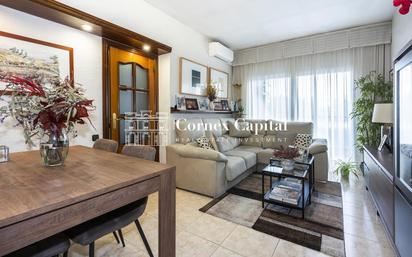 Exterior view of Flat for sale in  Barcelona Capital  with Air Conditioner, Heating and Terrace