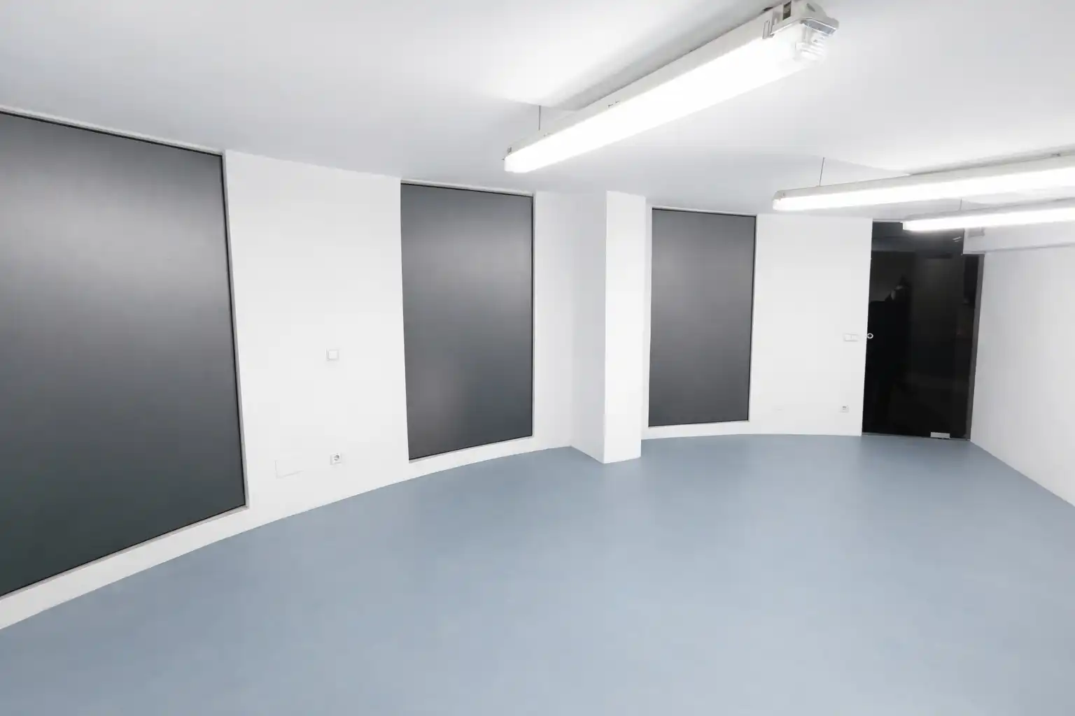 Commercial properties for rent in Reus  with Air Conditioner and Heating