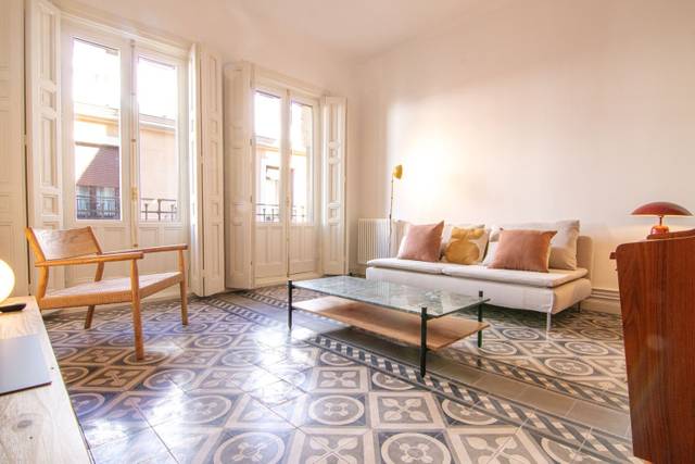 Piso en Alquiler en N/A en Cortes - Huertas