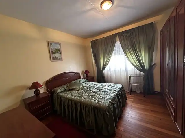 Habitación de Piso en venta en Vilagarcía de Arousa con Parquet, Trastero y Amueblado
