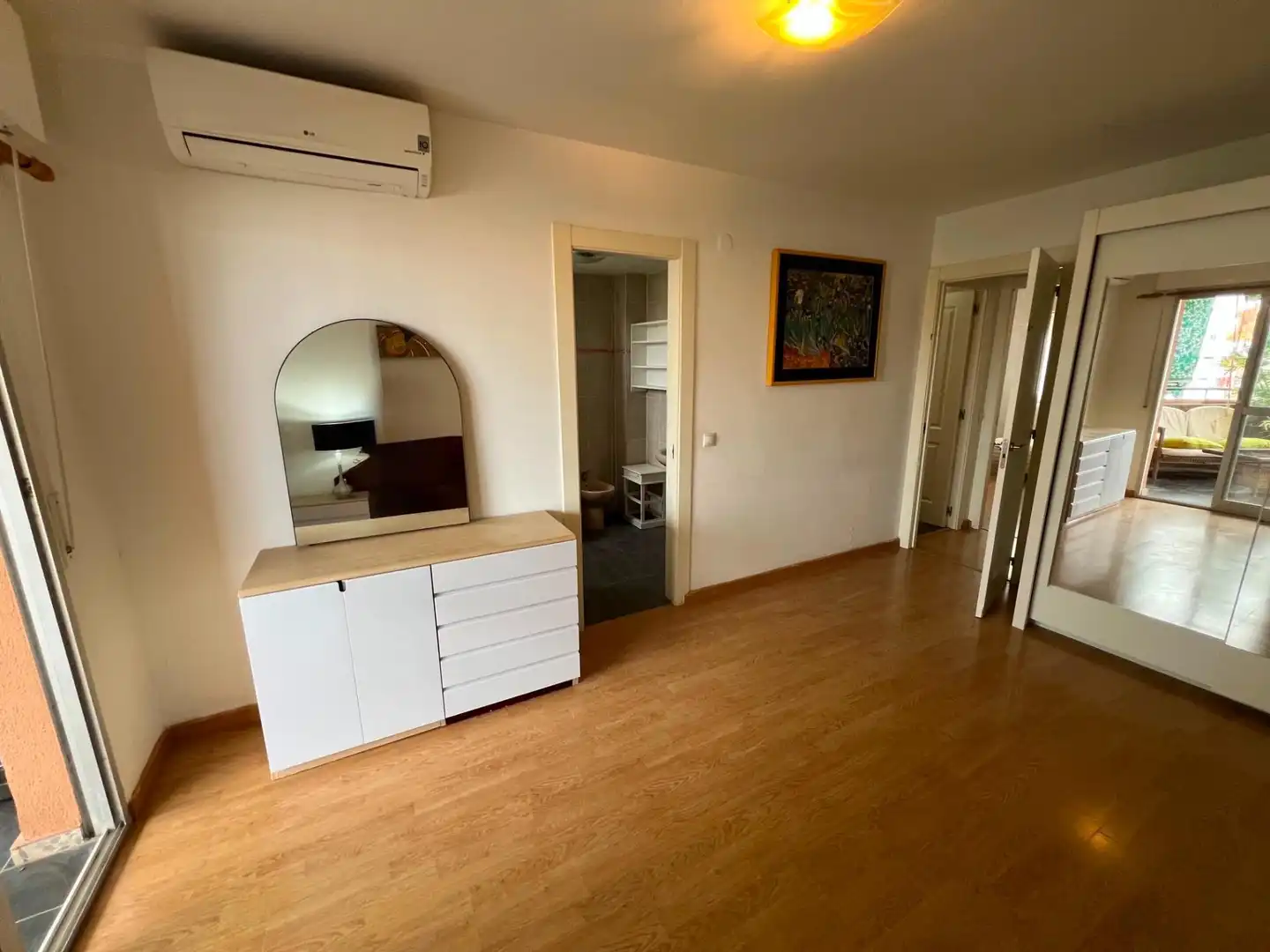 Schlafzimmer von Wohnung zum Verkauf in Torremolinos mit Klimaanlage, Privatgarten und Terrasse