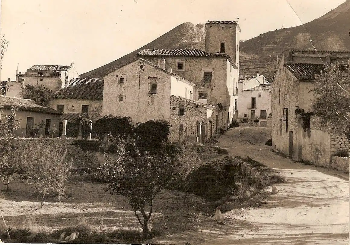Vista exterior de Finca rústica en venda en Benasau amb Terrassa i Balcó