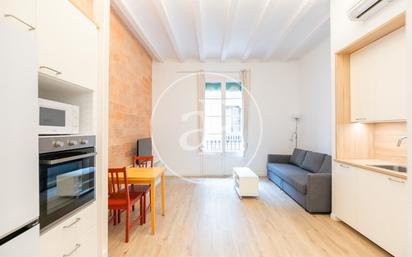 Living room of Flat to rent in  Barcelona Capital  with Air Conditioner, Heating and Furnished