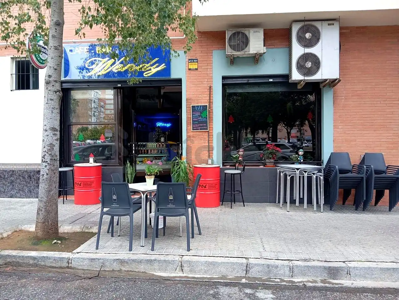 Business premises for sale in Calle Arquitecto José Granados de la Vega