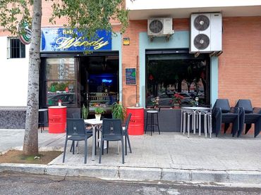 Locale commerciale in vendita a Calle Arquitecto José Granados de la Vega