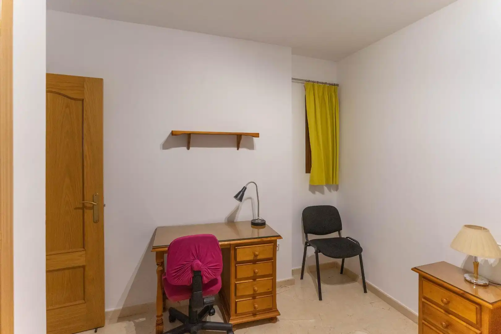 Habitación de Piso de alquiler en Alhaurín El Grande con Aire acondicionado, Calefacción y Amueblado