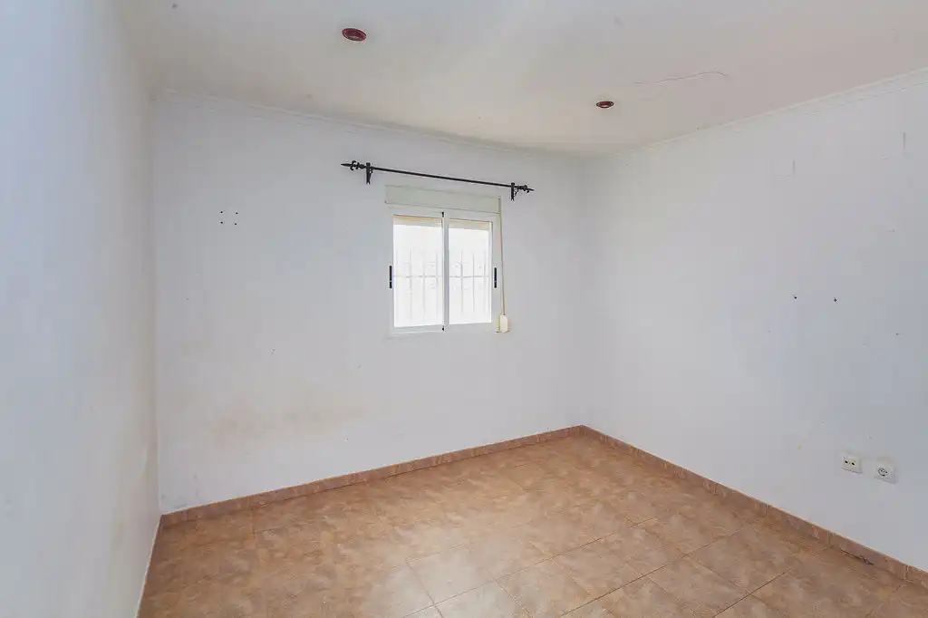 Houses for sale in Montroi / Montroy, Valencia