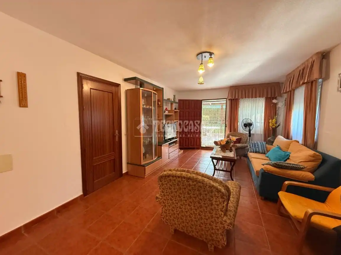 Sala de estar de Casa o chalet en venta en Serracines con Calefacción, Jardín privado y Terraza