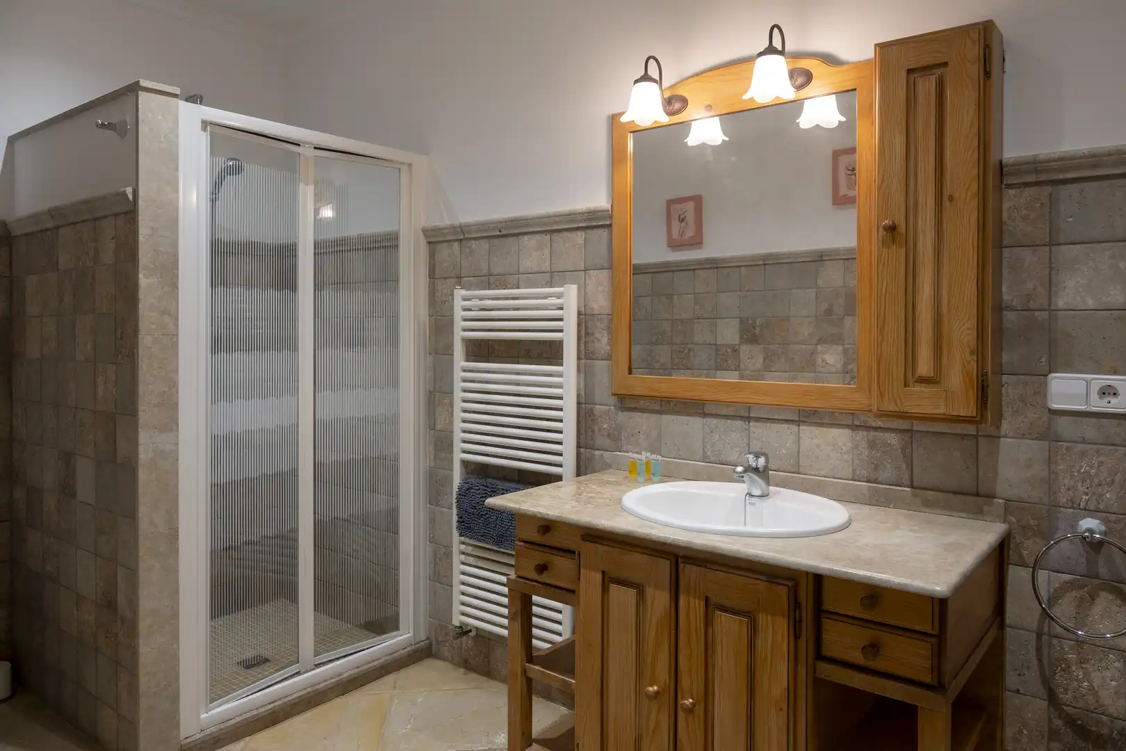 Baño de Casa o chalet en venta en Ruidera con Aire acondicionado, Calefacción y Jardín privado