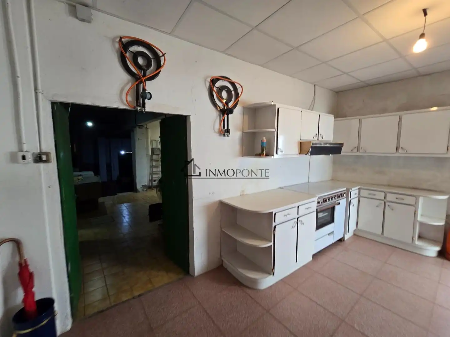 Cocina de Casa o chalet en venta en Pontevedra Capital  con Calefacción, Jardín privado y Terraza