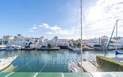 Vista exterior de Casa o xalet en venda en Empuriabrava amb Aire condicionat, Calefacció i Terrassa