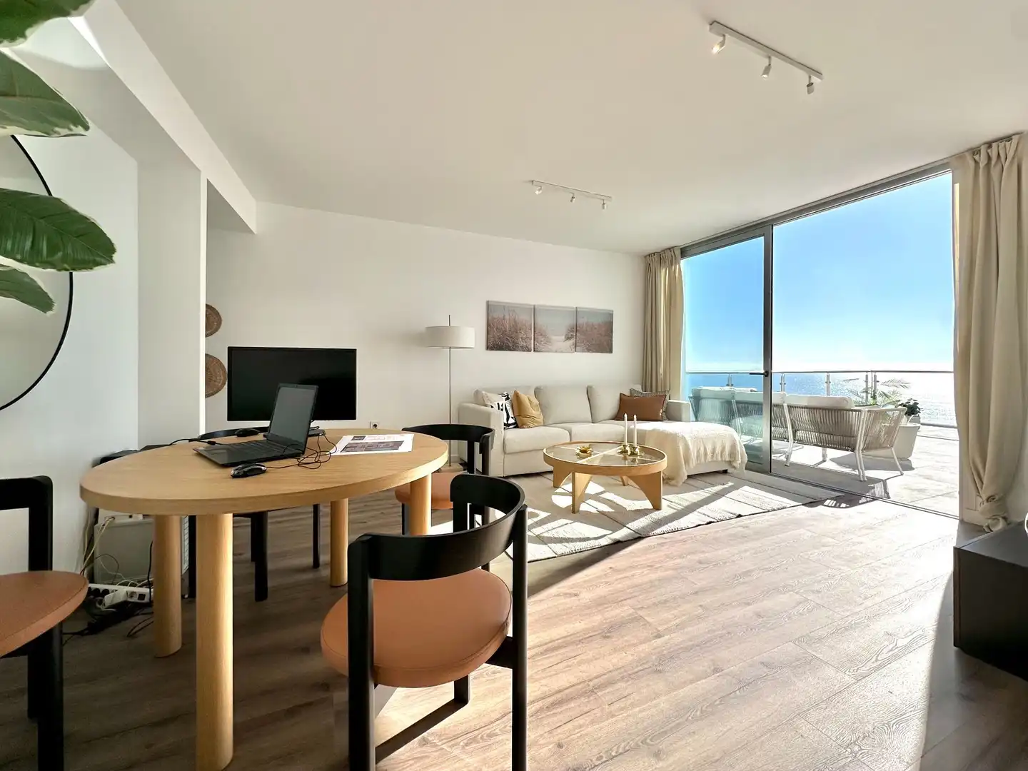 Wohnzimmer von Dachboden zum Verkauf in Almuñécar mit Klimaanlage, Terrasse und Schwimmbad