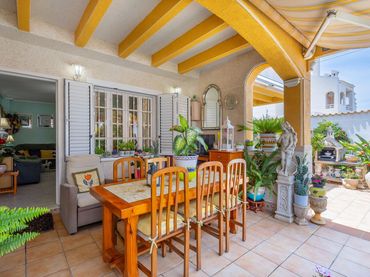 Casa bifamiliare con piscina in vendita a Playa de los Locos