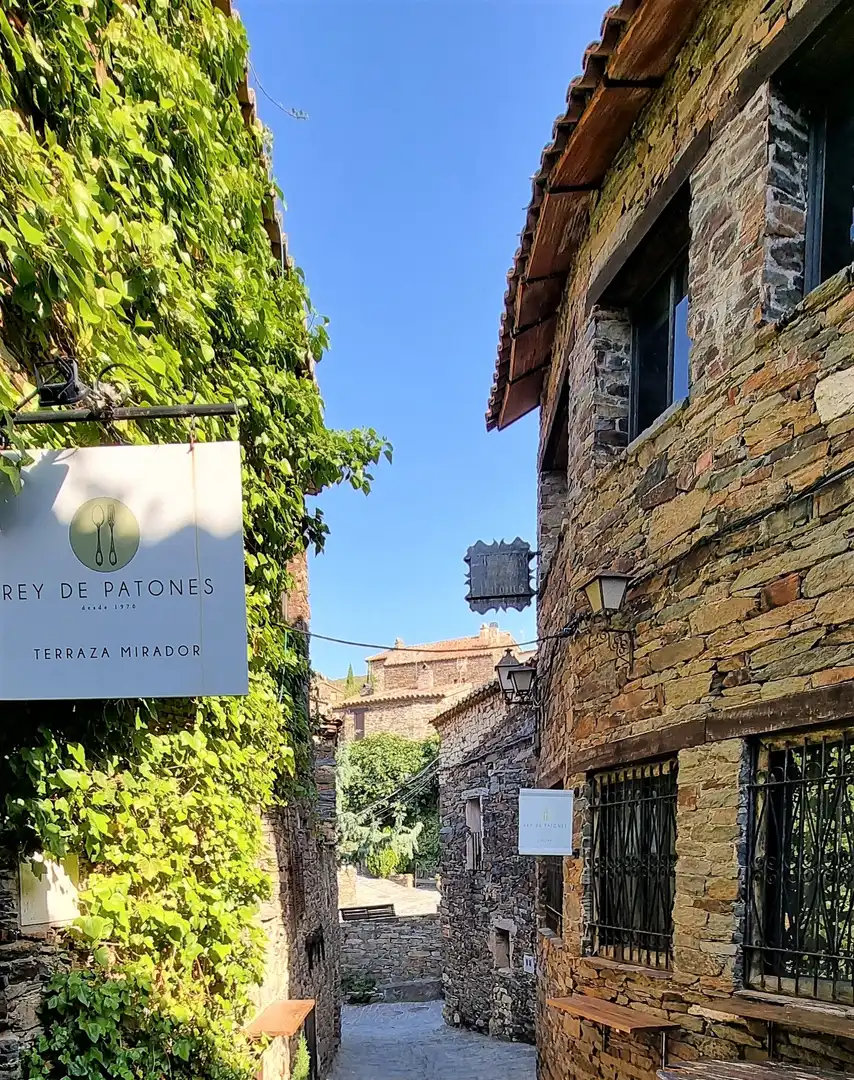Vista exterior de Dúplex en venda en Patones amb Calefacció, Terrassa i Traster