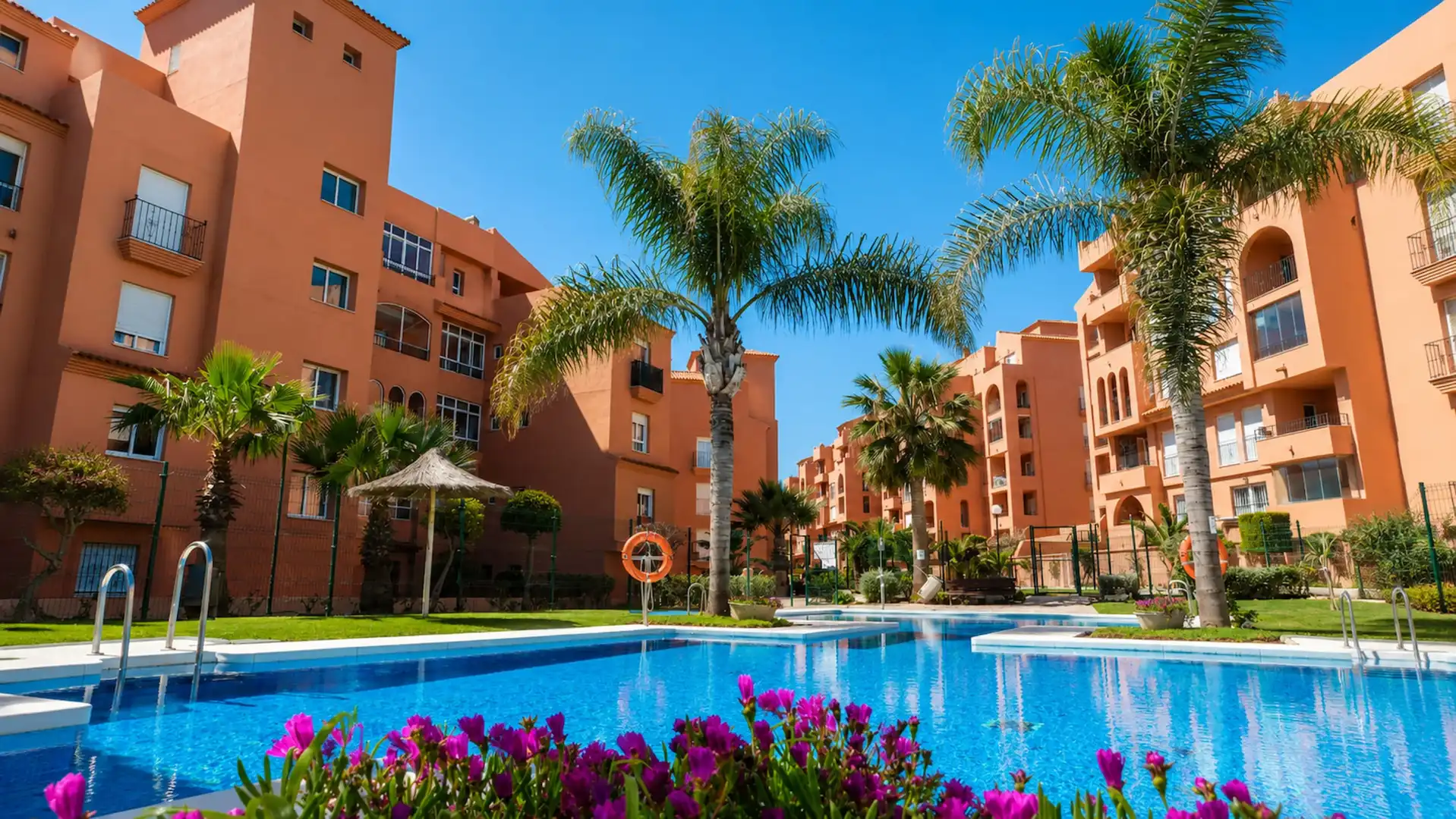 Àtic amb piscina en venda a El Castillo