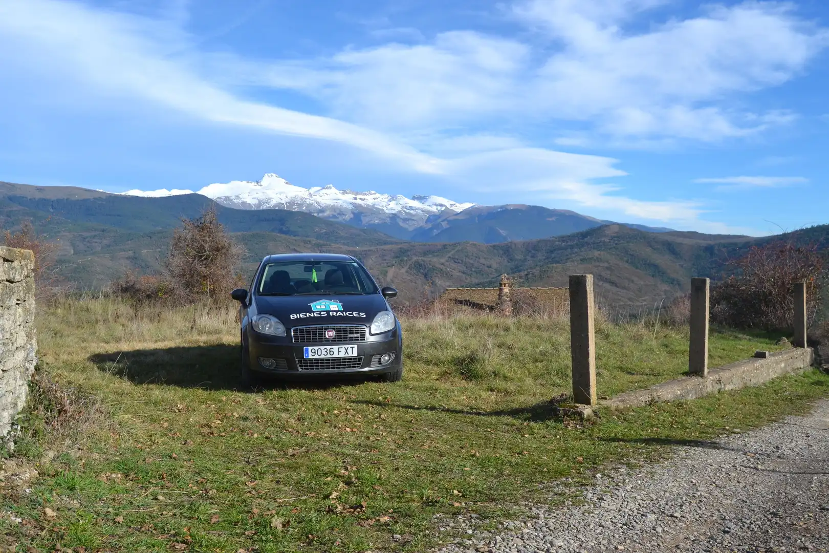 Parkplatz von Haus oder Chalet zum Verkauf in Aisa mit Heizung und Privatgarten