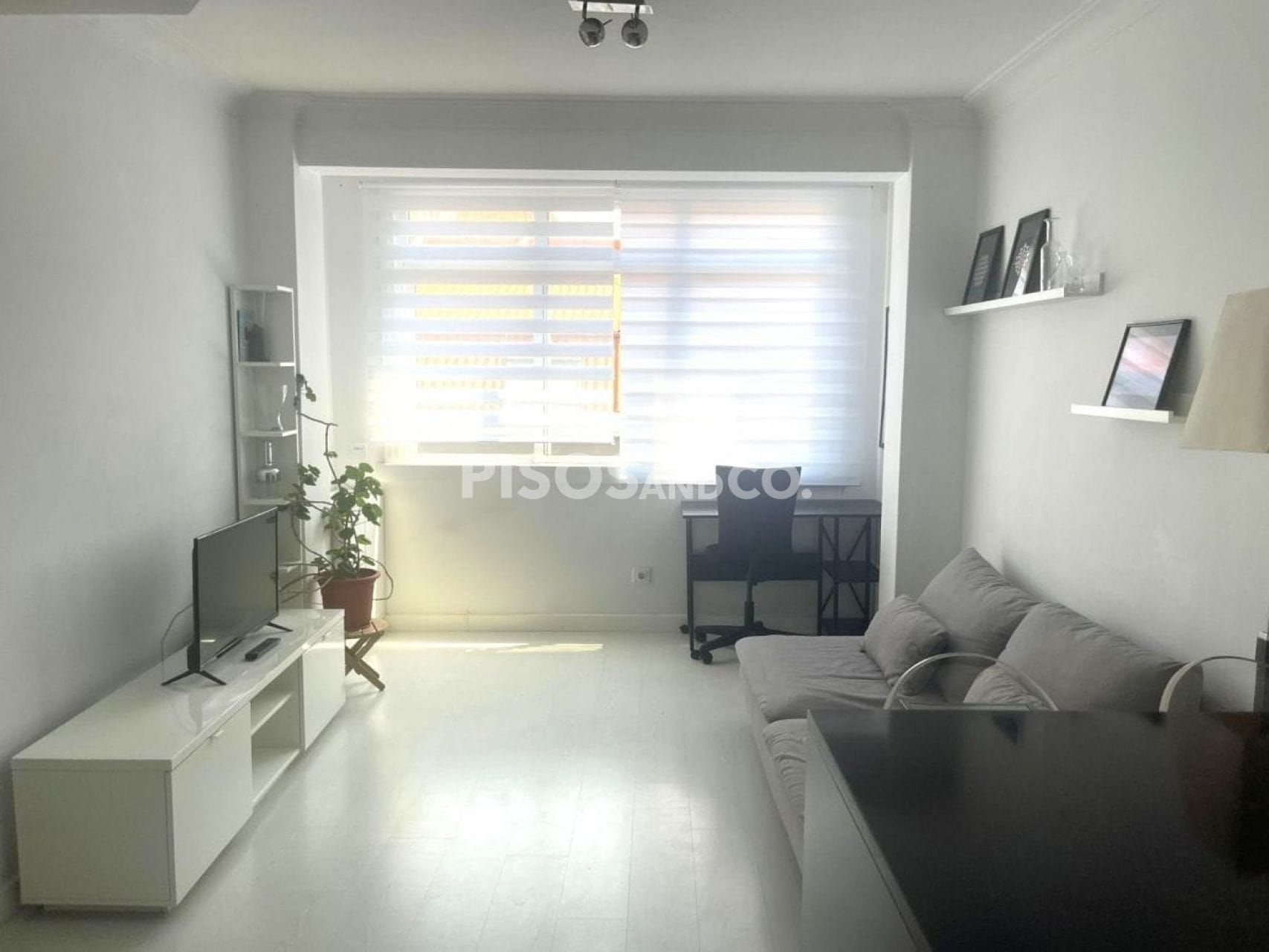 Sala d'estar de Pis en venda en A Coruña Capital  amb Moblat