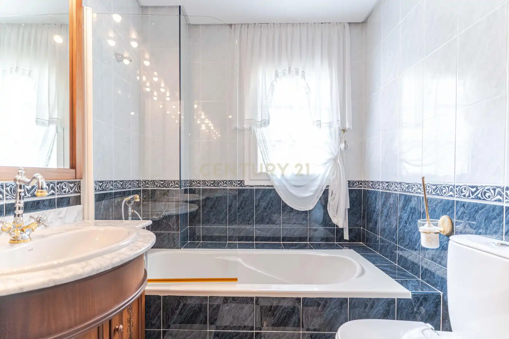 Bathroom of Houses for sale in Vélez de Benaudalla  with Private garden