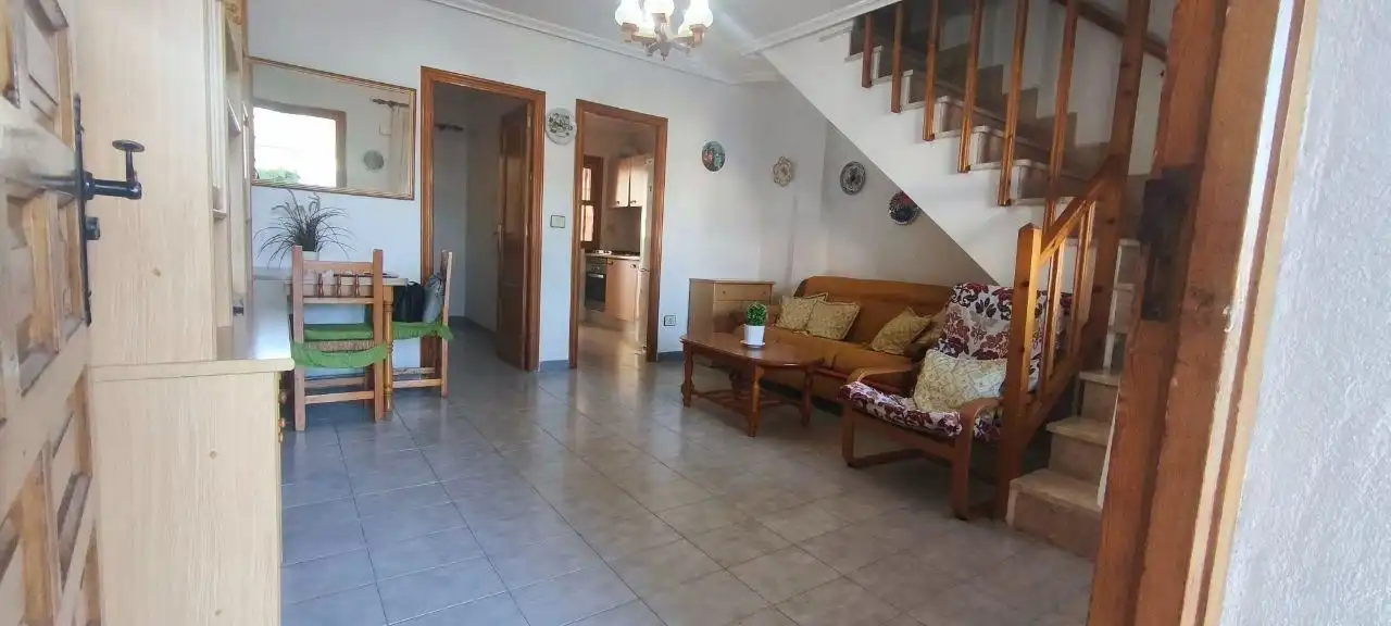 Sala d'estar de Casa o xalet en venda en Los Alcázares amb Terrassa, Moblat i Balcó
