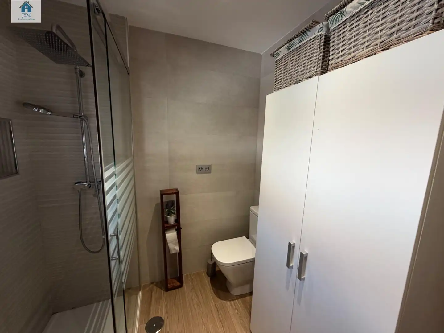Baño de Casa adosada en venta en La Zubia con Jardín privado y Balcón