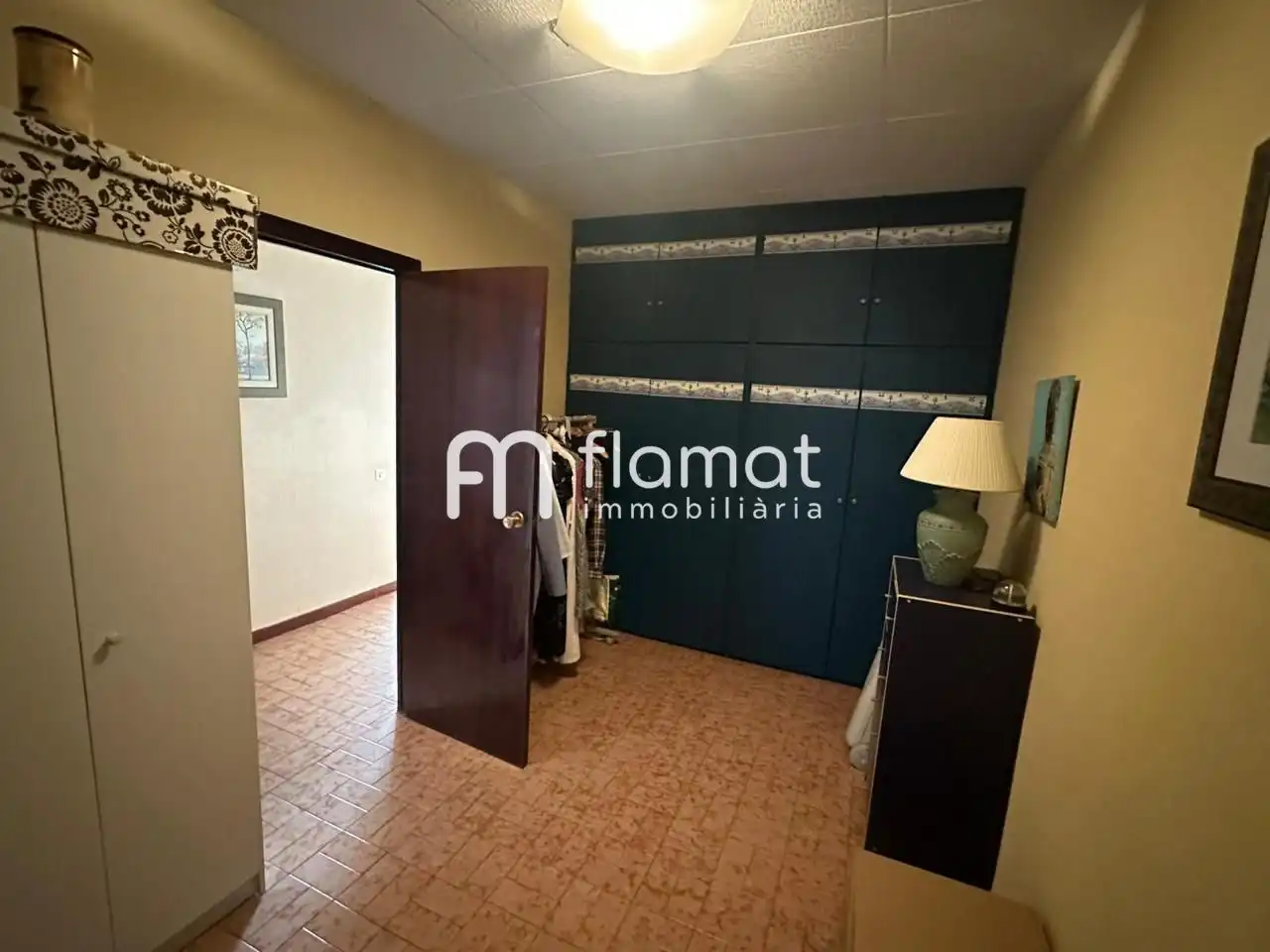 Habitación de Edificio en venta en Santa Coloma de Gramenet