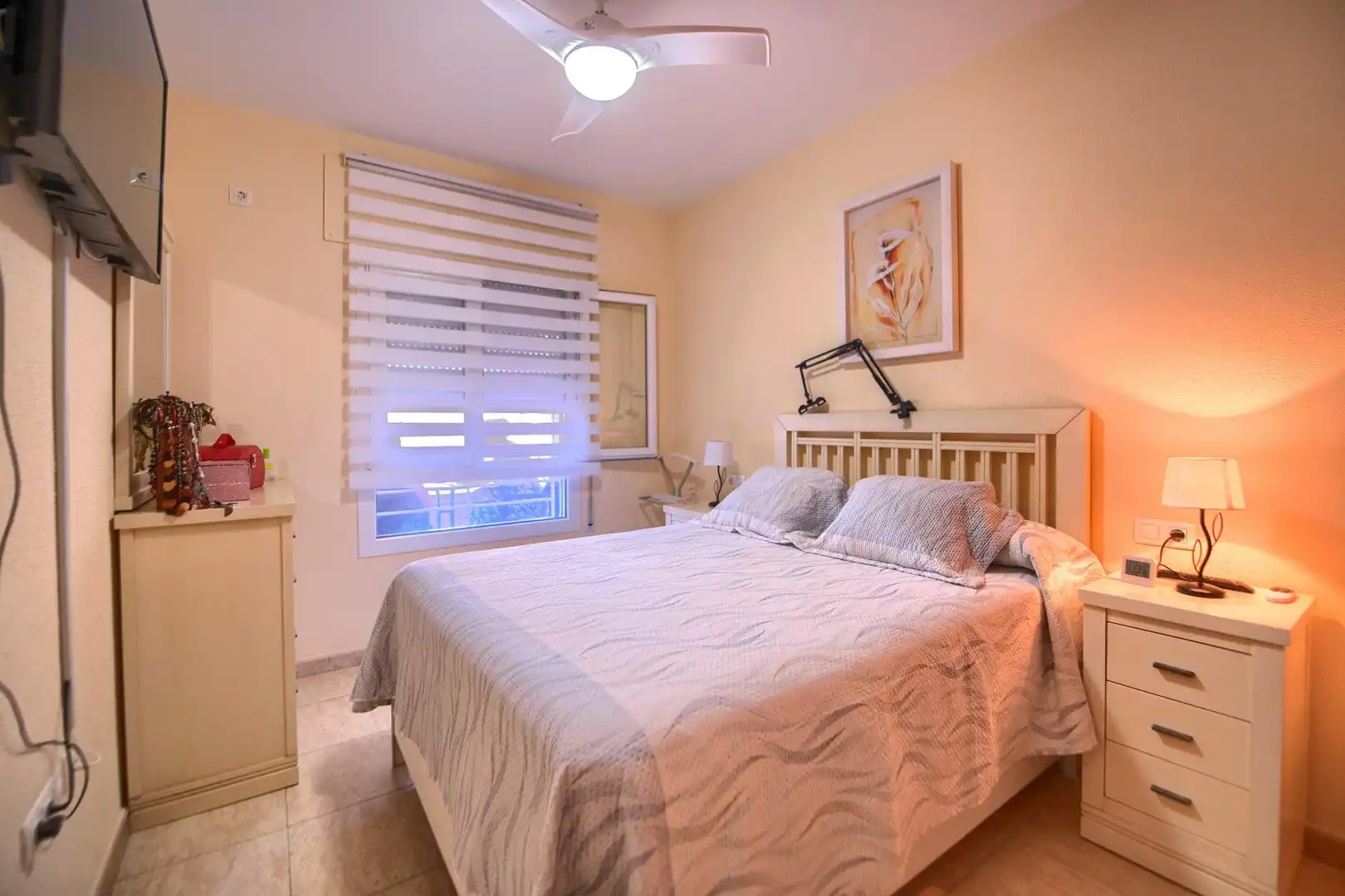 Schlafzimmer von Erdgeschoss zum Verkauf in Puerto Real mit Klimaanlage und Balkon