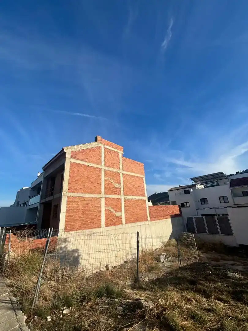 Vista exterior de Casa adosada en venda en  Jaén Capital amb Piscina