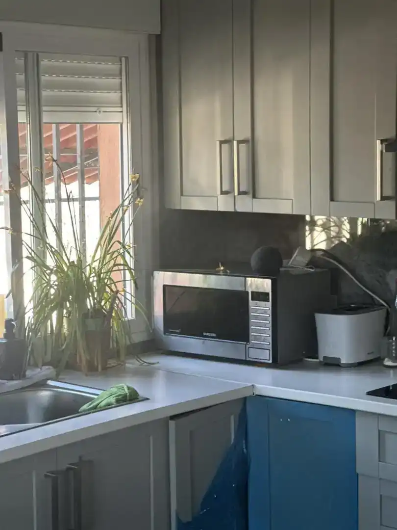 Cocina de Casa o chalet para compartir en Barajas de Melo con Aire acondicionado, Jardín privado y Parquet