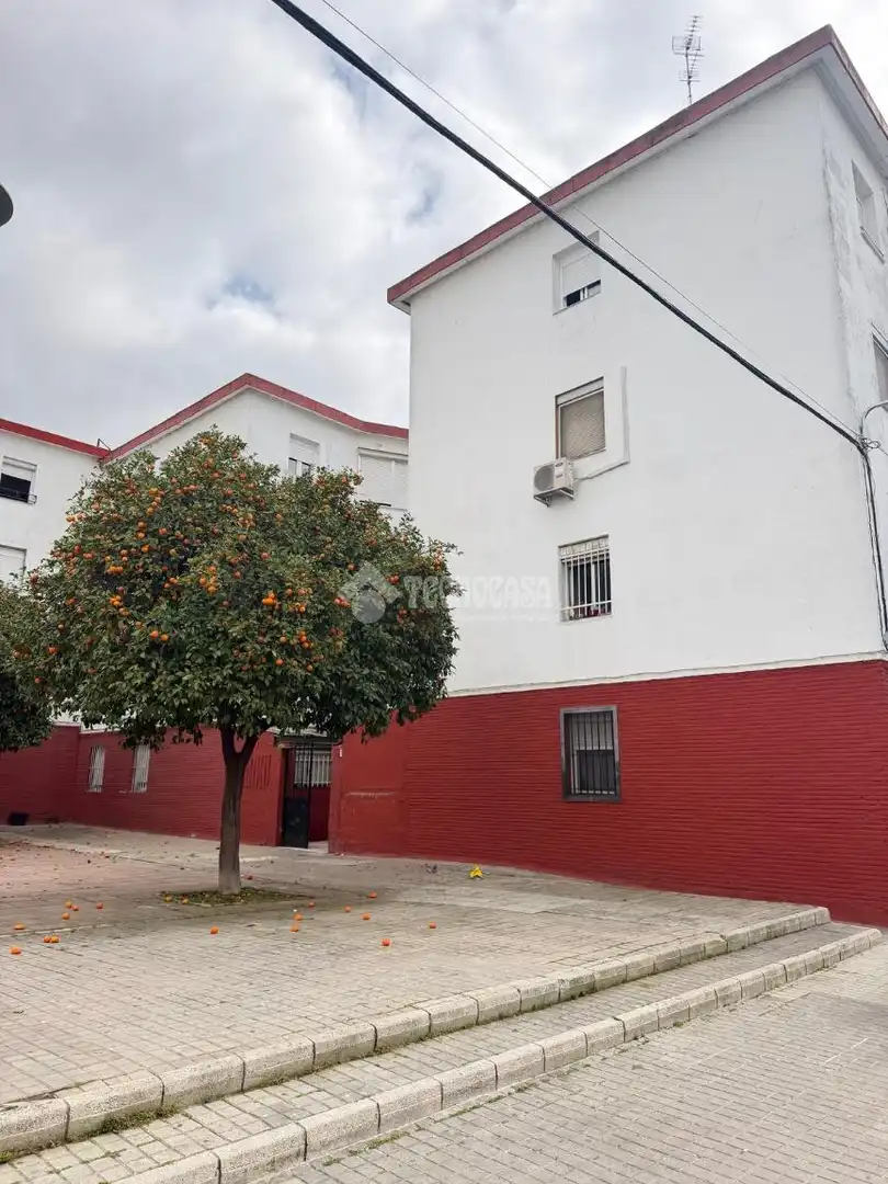 Exterior view of Flat for sale in Sevilla  with Air Conditioner