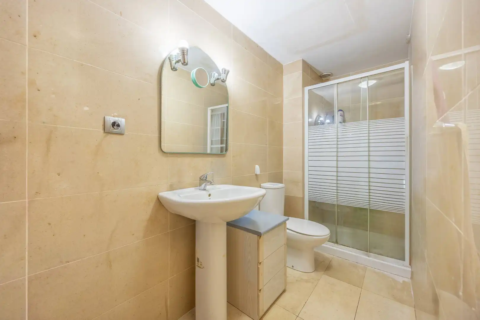 Bany de Apartament en venda en Las Palmas de Gran Canaria amb Moblat