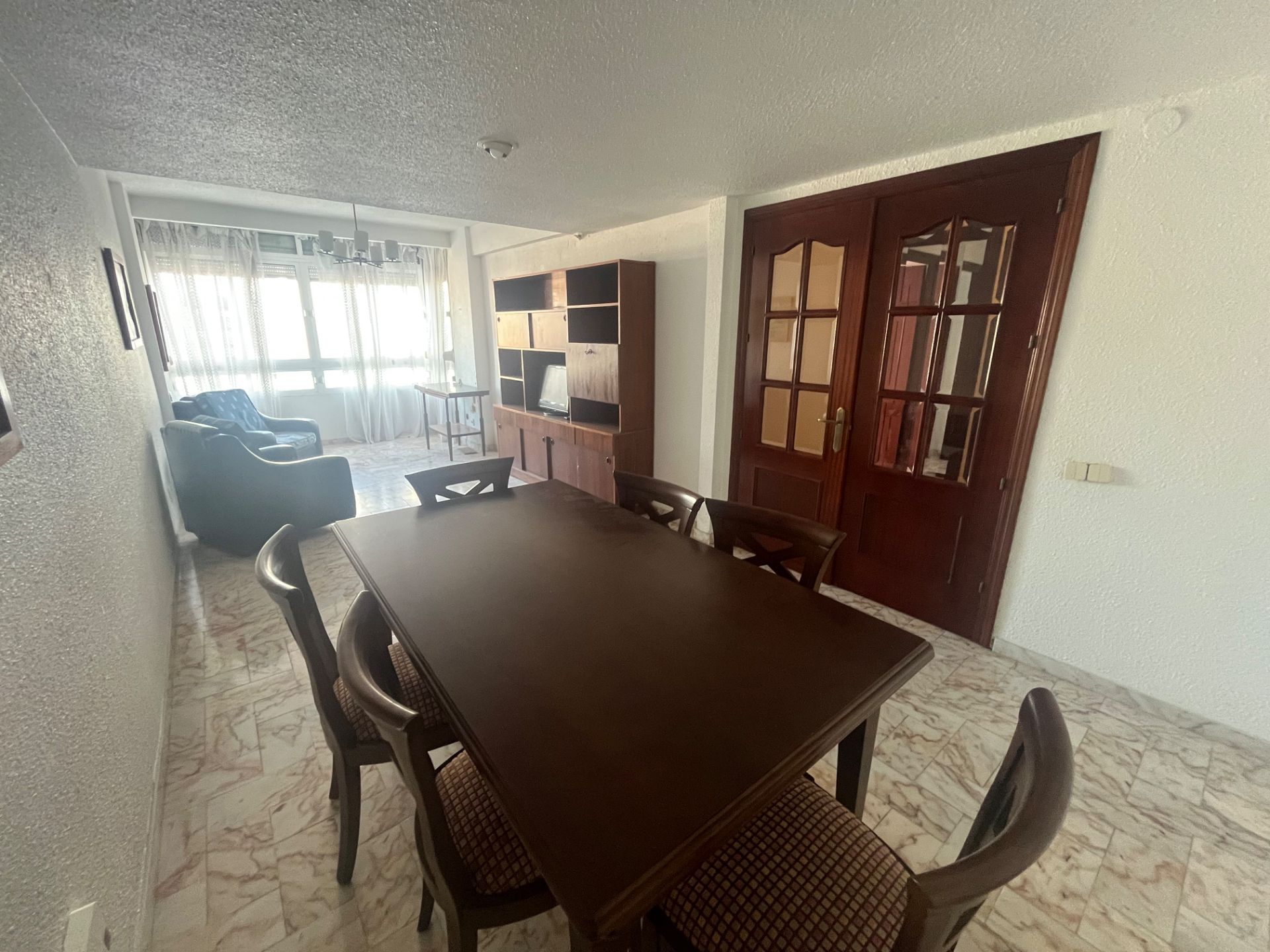 Comedor de Piso en venta en Algeciras con Horno, Lavadora y Alarma