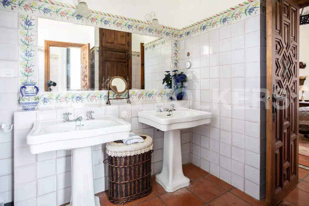 Badezimmer von Country house zum Verkauf in Guadalcanal mit Klimaanlage, Heizung und Terrasse
