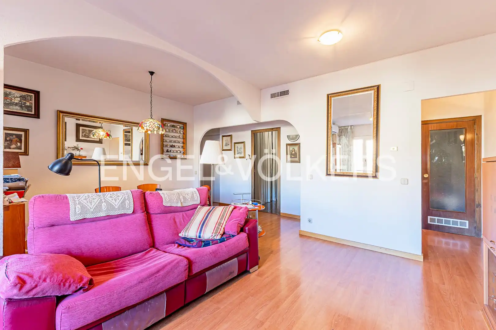 Sala de estar de Piso en venta en Barcelona con Calefacción, Piscina y Balcón