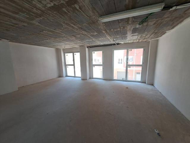 Local comercial en Venta en CRONISTA DOÑATE en Piscinas