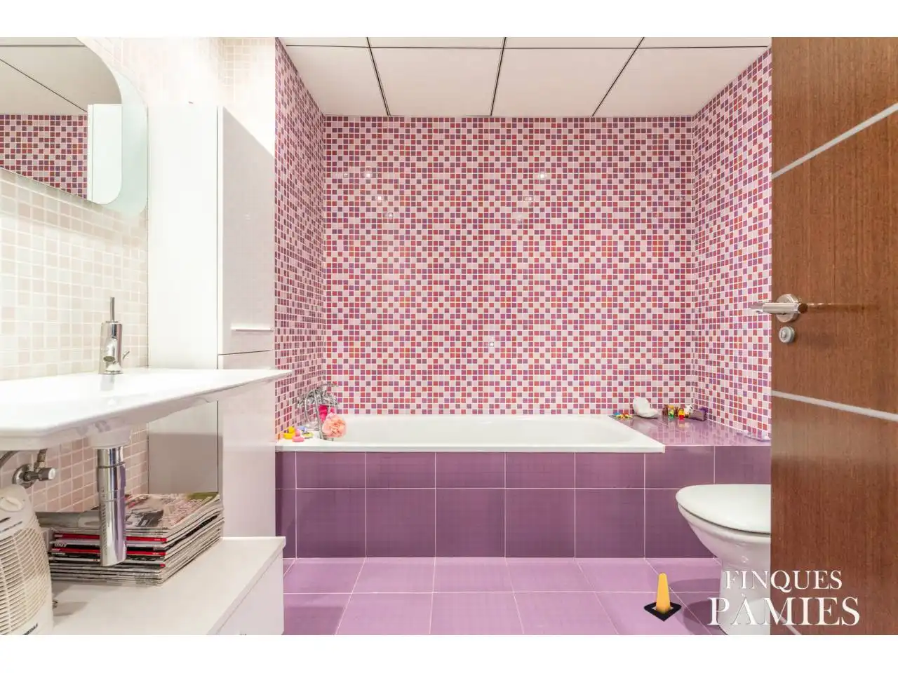Baño de Casa adosada en venta en Riudoms con Aire acondicionado, Calefacción y Jardín privado
