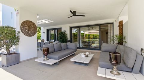 Foto 2 de Planta baixa en venda a Benatalaya, Estepona