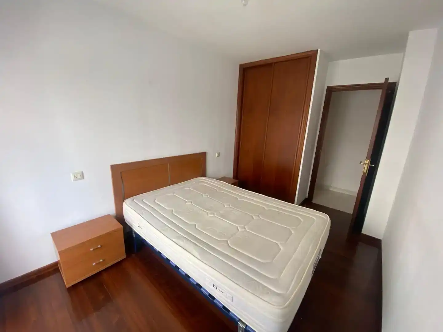 Dormitori de Pis en venda en Oroso amb Parquet, Traster i Moblat