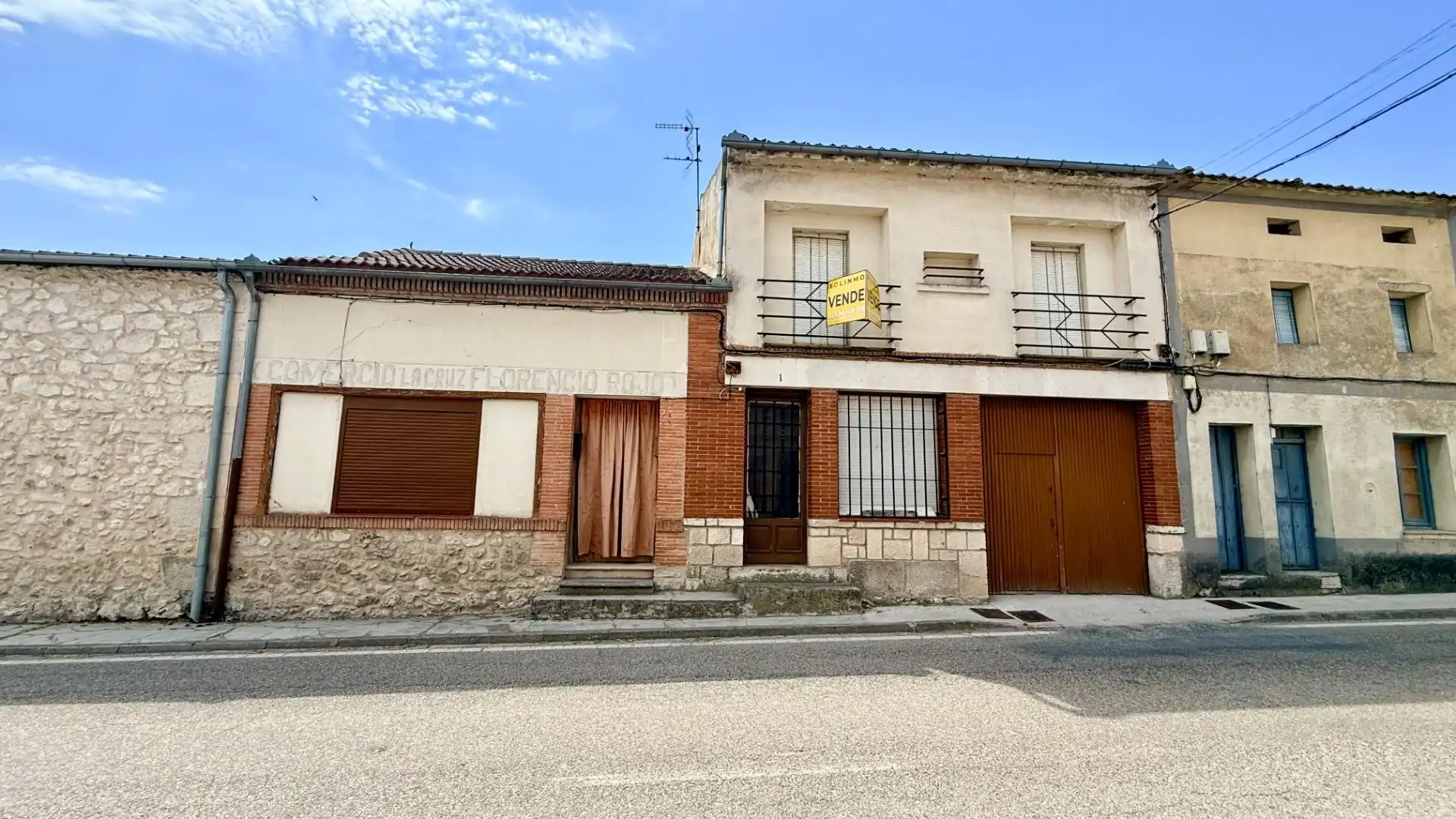 Vista exterior de Casa o xalet en venda en Olombrada amb Moblat i Balcó