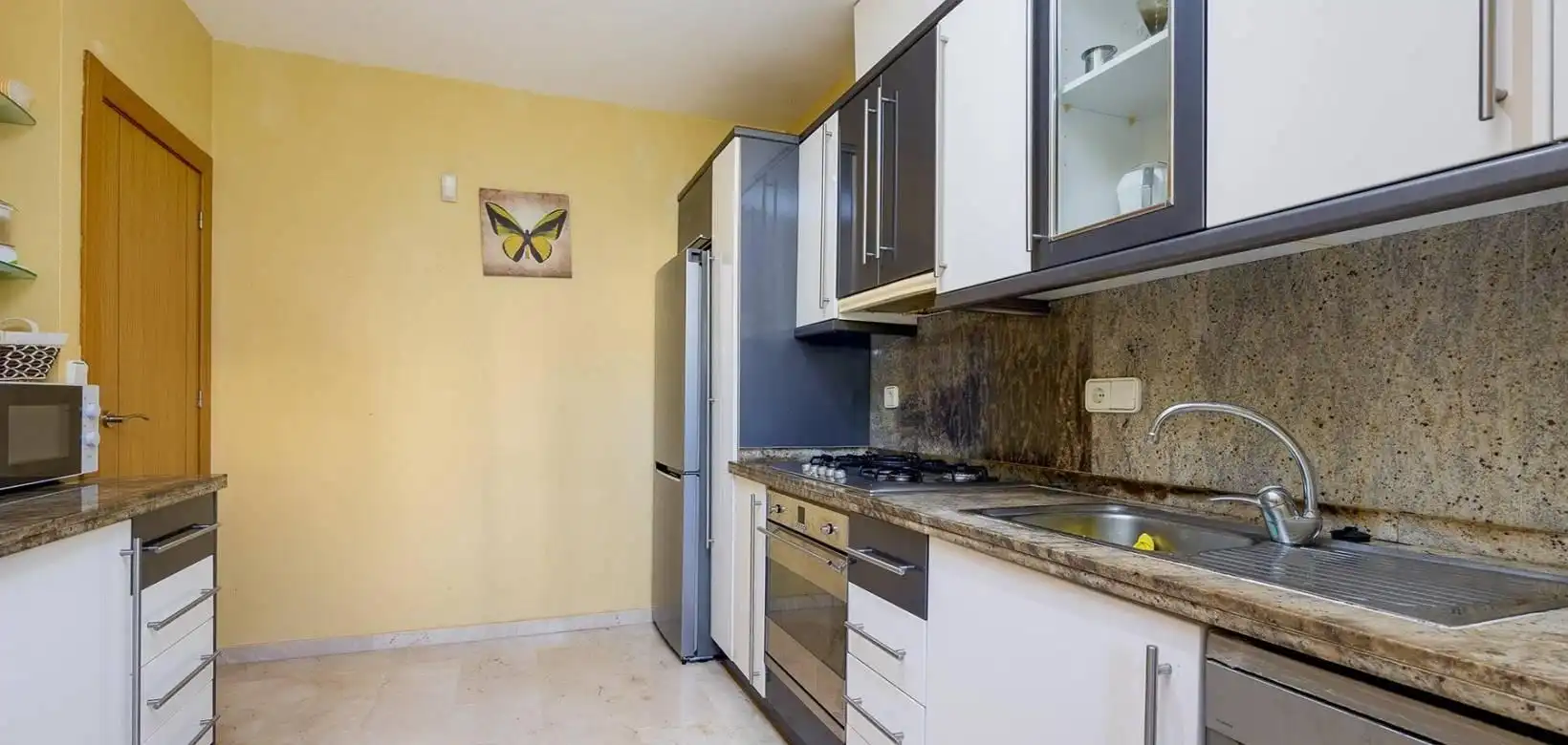 Cuina de Casa o xalet en venda en Orihuela amb Aire condicionat, Calefacció i Jardí privat