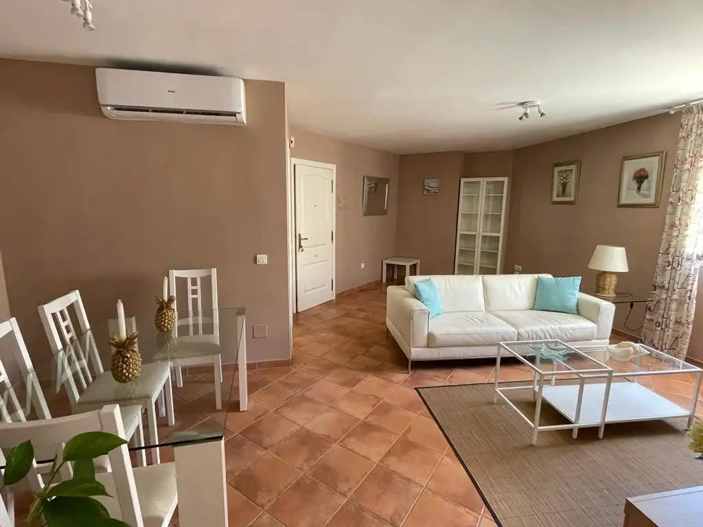 Sala de estar de Apartamento en venta en Marbella con Aire acondicionado, Amueblado y Horno