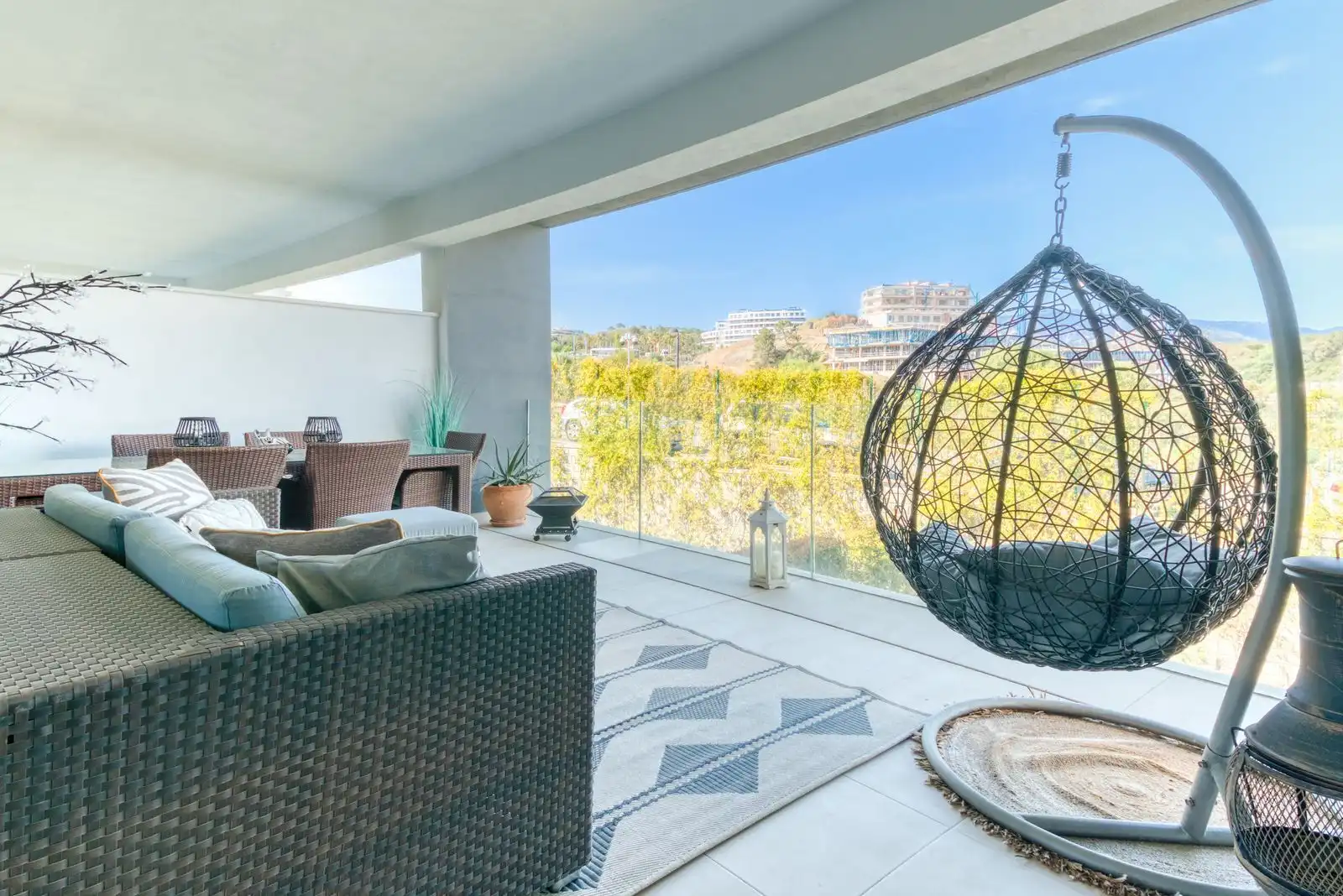 Apartamento con piscina en venta en Estepona Pueblo, imagen 8