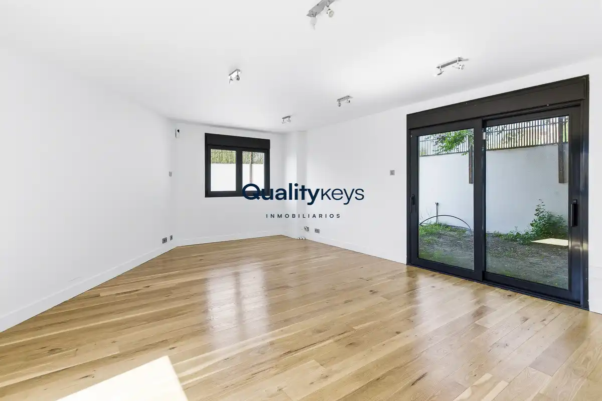 Casa o chalet en venta en Madrid con Aire acondicionado, Calefacción y Jardín privado